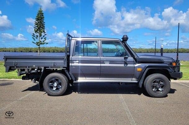 2023 Toyota LC Military GXL image 3