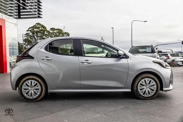 2024 Toyota Yaris Ascent Sport image 6