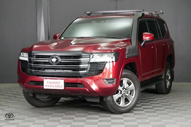 2024 Toyota Landcruiser GX image 3