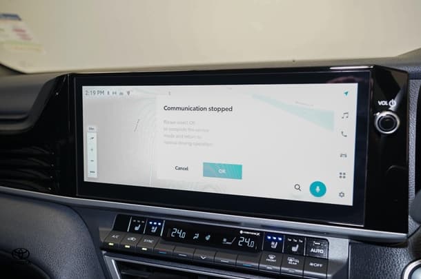 2024 Toyota Camry Hybrid SL image 9