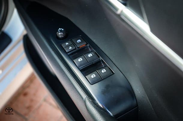 2019 Toyota Camry Hybrid Ascent image 15