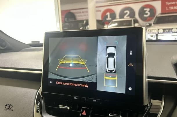 2023 Toyota Corolla Cross Hybrid Atmos AWD image 5