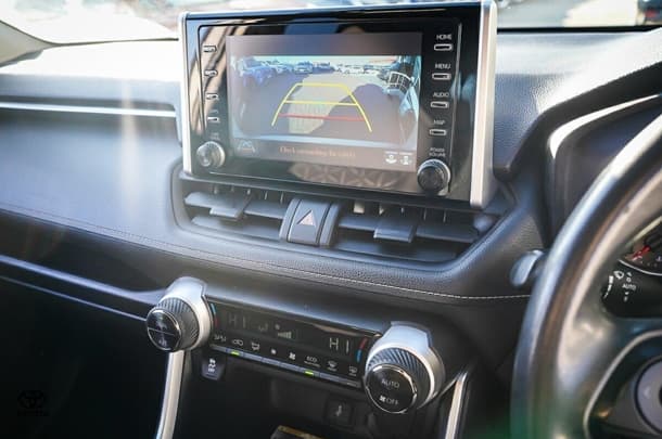 2020 Toyota RAV4 GXL image 19