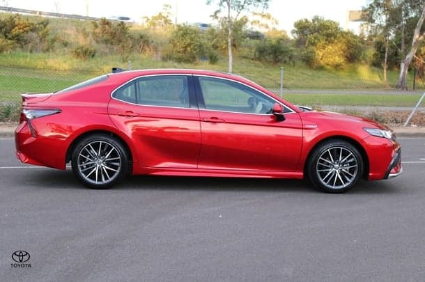 2023 Toyota Camry Hybrid SL image 8
