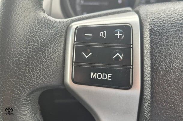 2017 Toyota Prado VX image 22