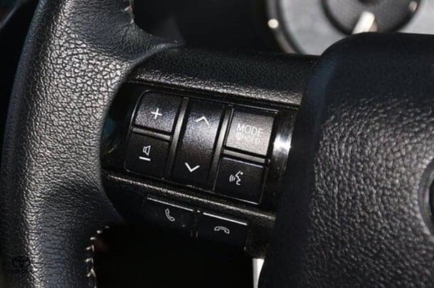 2020 Toyota Hilux SR5 image 15