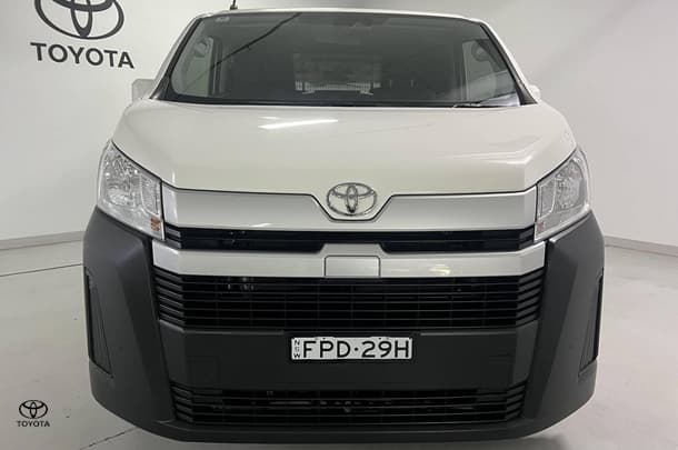 2020 Toyota Hiace LWB image 3