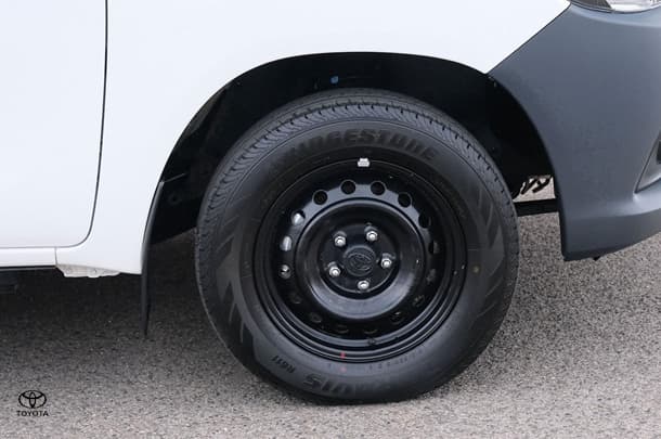 2023 Toyota Hilux 4x2 Workmate image 6