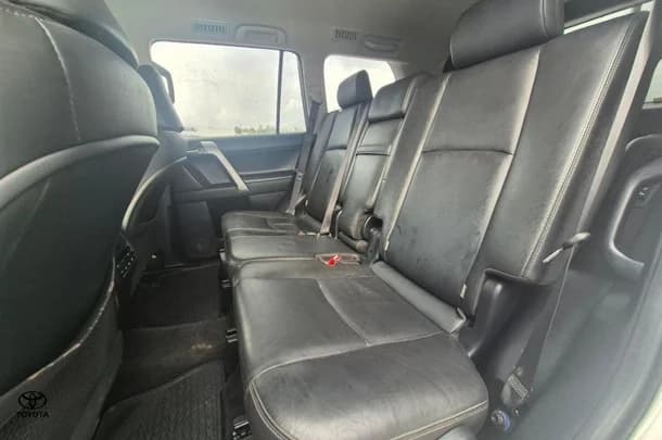 2017 Toyota Prado VX image 14
