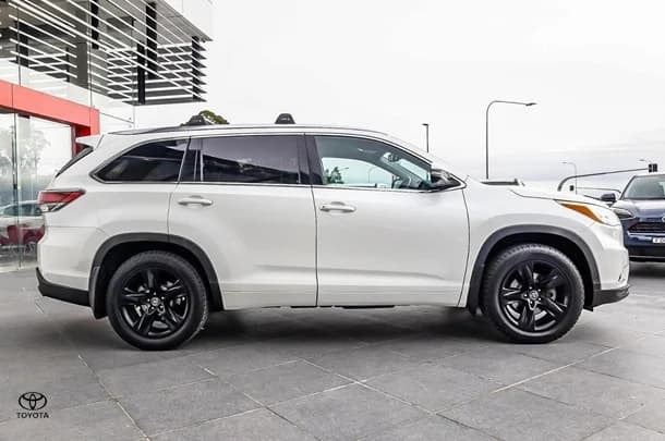 2016 Toyota KLUGER AWD GRANDE image 4