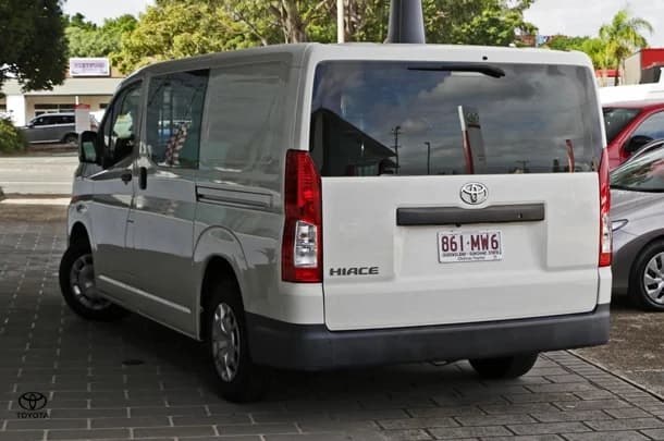 2019 Toyota Hiace LWB image 4