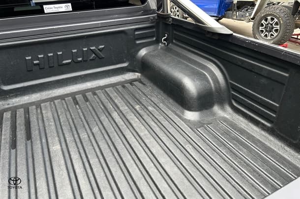 2022 Toyota Hilux 4x4 SR5 image 20
