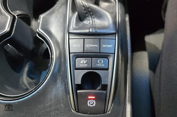 2020 Toyota Camry Hybrid Ascent Sport image 24