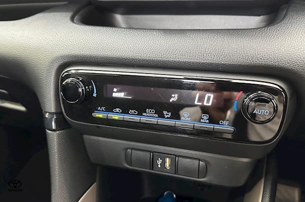2023 Toyota Yaris SX image 20