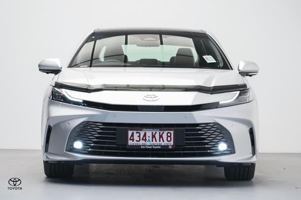 2024 Toyota Camry Hybrid SL image 7