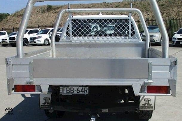 2023 Toyota Hilux 4x4 SR5 image 10