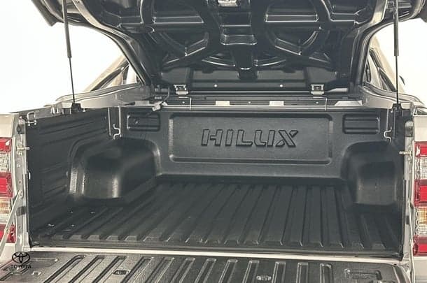 2022 Toyota Hilux SR5 image 31