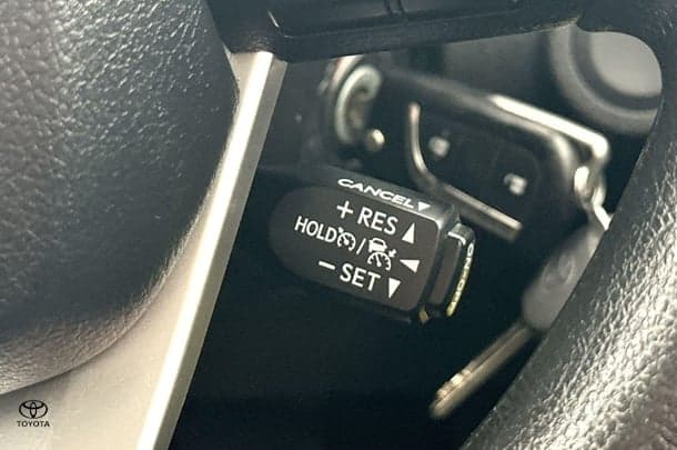 2022 Toyota Hilux SR image 28