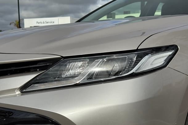 2019 Toyota Camry Ascent image 17