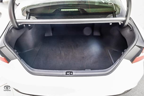 2019 Toyota CAMRY HYBRID Ascent image 10