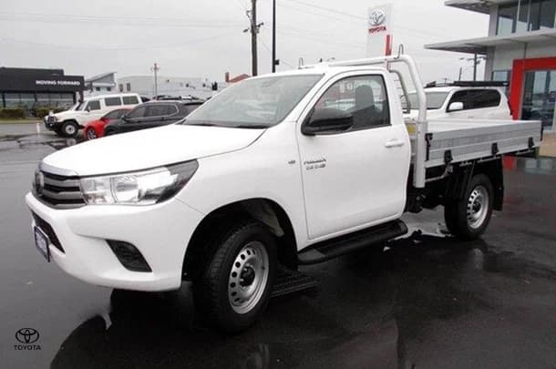 2023 Toyota HILUX 4x4 SR image 3