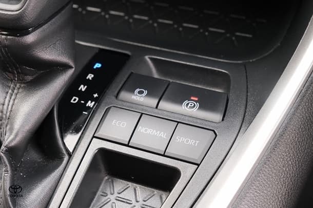 2022 Toyota RAV4 GX-2WD image 18