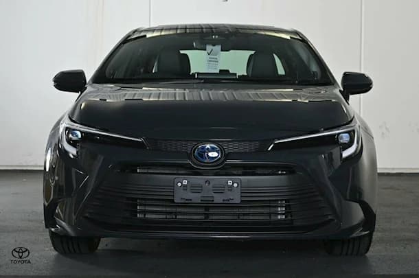 2022 Toyota Corolla Sedan Hybrid ZR image 2
