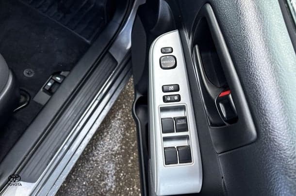 2016 Toyota CAMRY Altise image 18