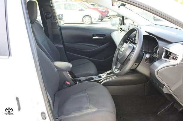 2021 Toyota Corolla Sedan Hybrid Ascent Sport image 13