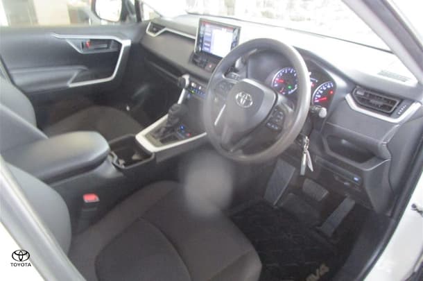 2019 Toyota RAV4 GX-2WD image 9