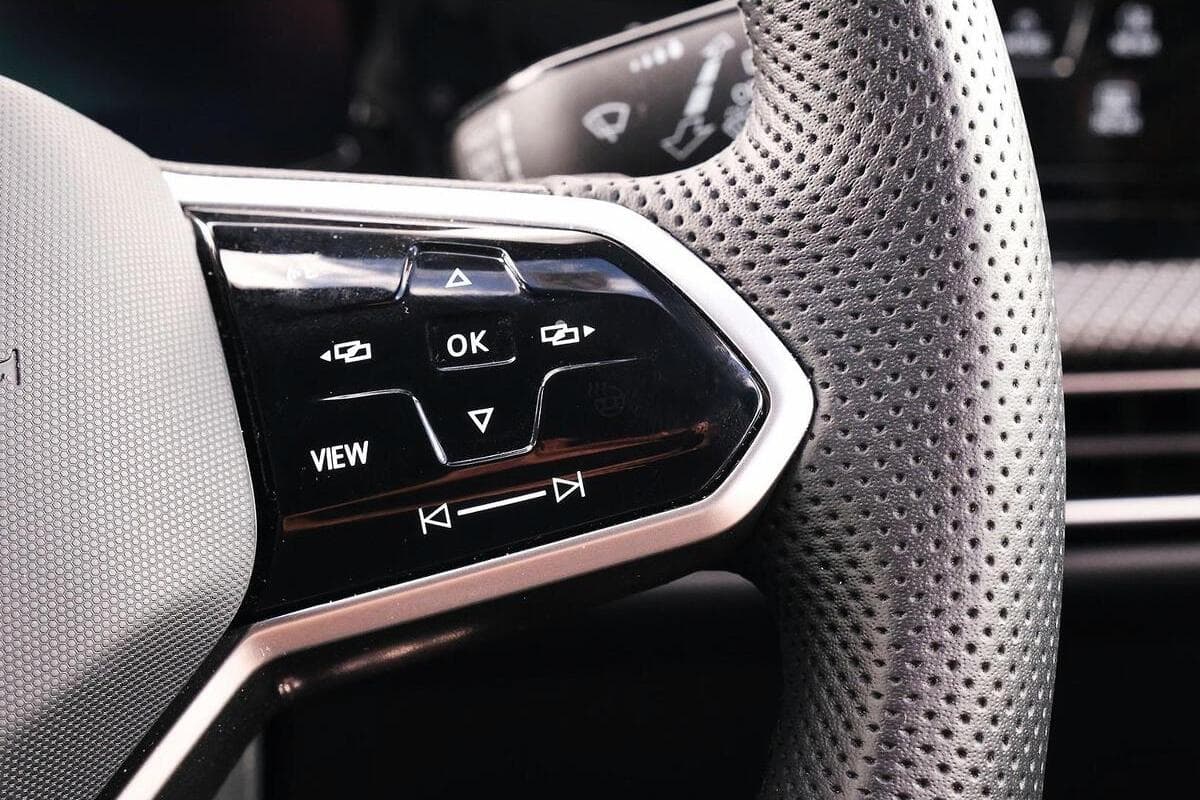 2024 Volkswagen Golf 110TSI R-Line 8 Auto MY24 image 16