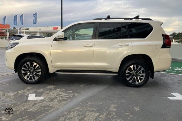 2021 Toyota Prado VX image 6