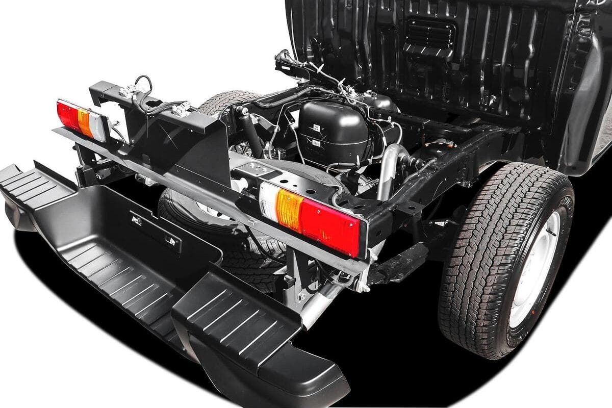 2025 Isuzu D-MAX SX Manual 4x4 MY24 image 10