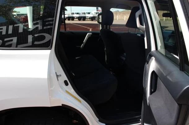 2018 Toyota Prado GX image 12