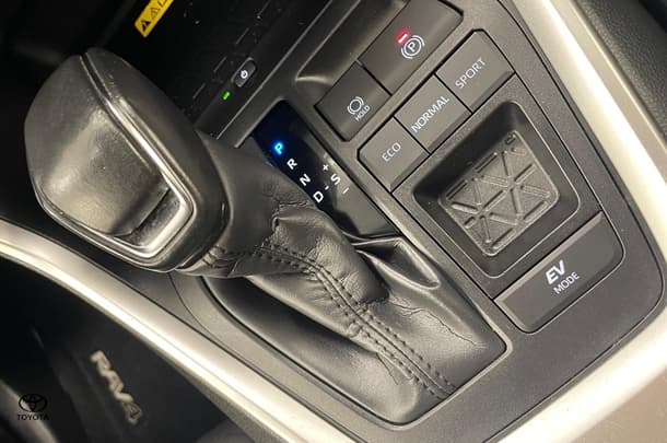 2023 Toyota RAV4 Hybrid GXL-2WD image 30