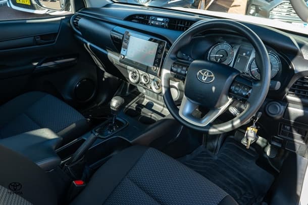 2024 TOYOTA Hilux 4x2 Workmate image 7