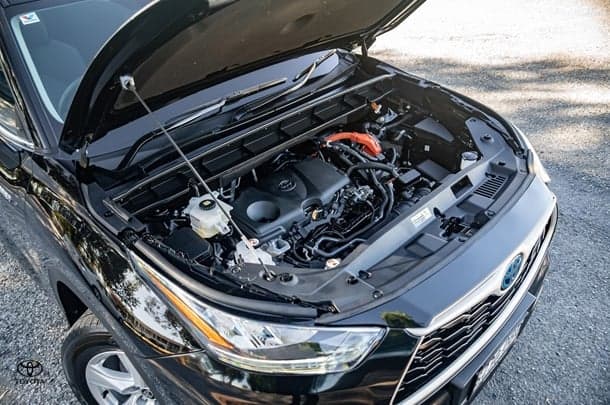 2024 Toyota KLUGER HYBRID GX AWD image 24