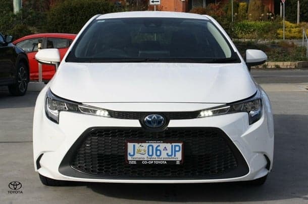 2021 Toyota Corolla Sedan Hybrid Ascent Sport image 3