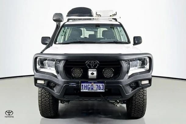 2020 Toyota LANDCRUISER GX image 2