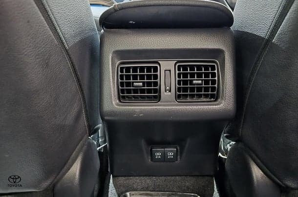 2020 Toyota Camry Hybrid SL image 29
