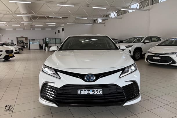 2023 Toyota Camry Hybrid Ascent image 2