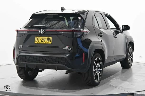 2022 Toyota Yaris Cross Hybrid GR-S image 5