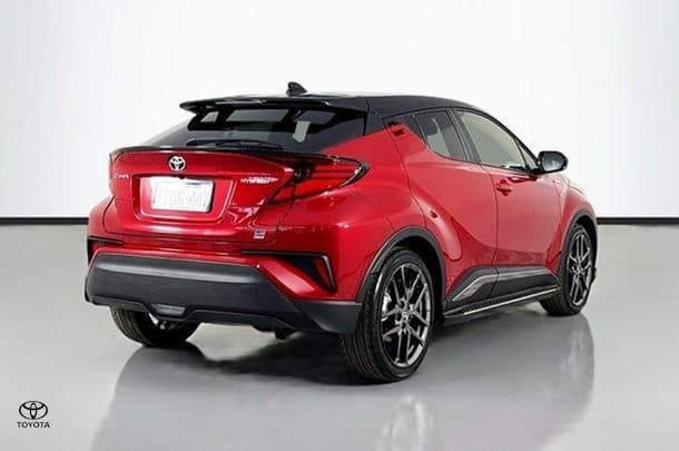 2021 Toyota C-HR Hybrid GR-S image 10