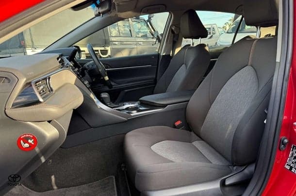 2019 Toyota Camry Hybrid Ascent Sport image 3