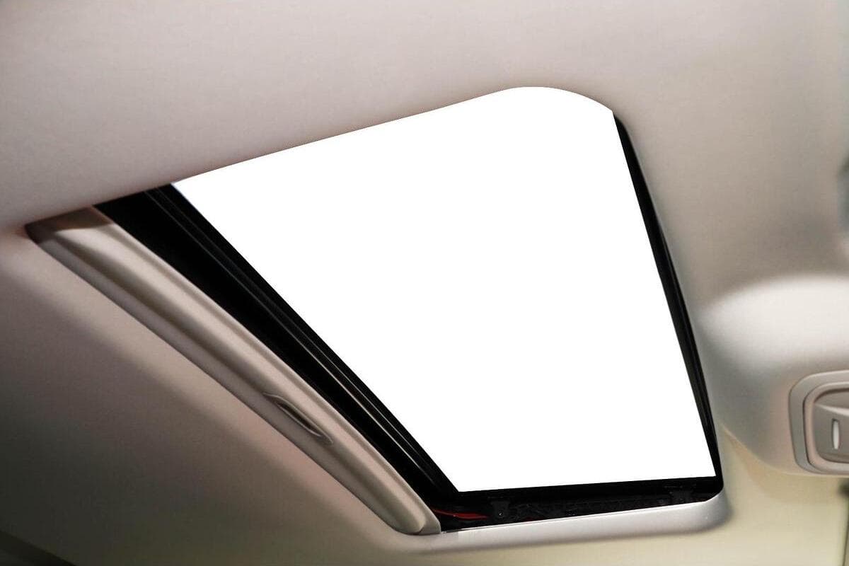 2025 GWM Tank 300 Lux Auto 4x4 image 14