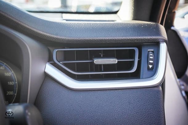 2024 Toyota RAV4 Hybrid XSE 2WD image 18