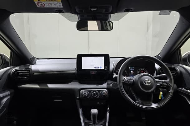 2024 Toyota Yaris Ascent Sport image 11