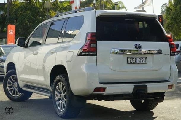 2019 Toyota Prado Kakadu image 3