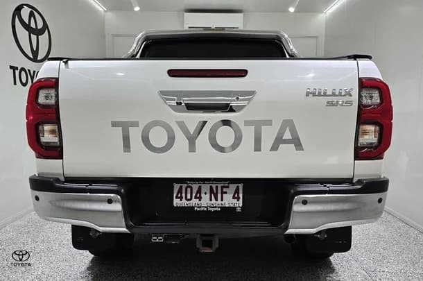 2022 Toyota Hilux SR5 image 3
