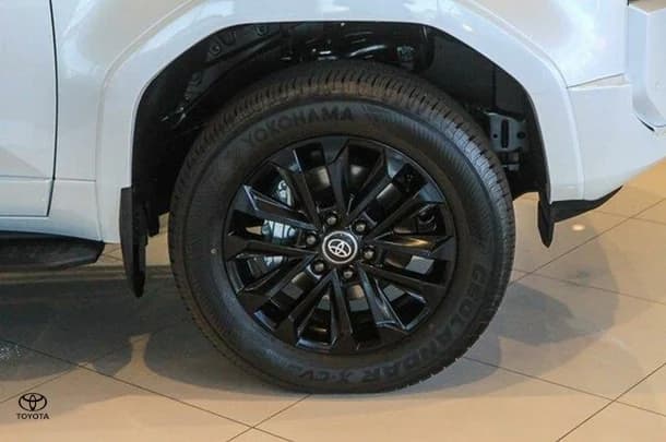 2024 Toyota Prado Kakadu image 4